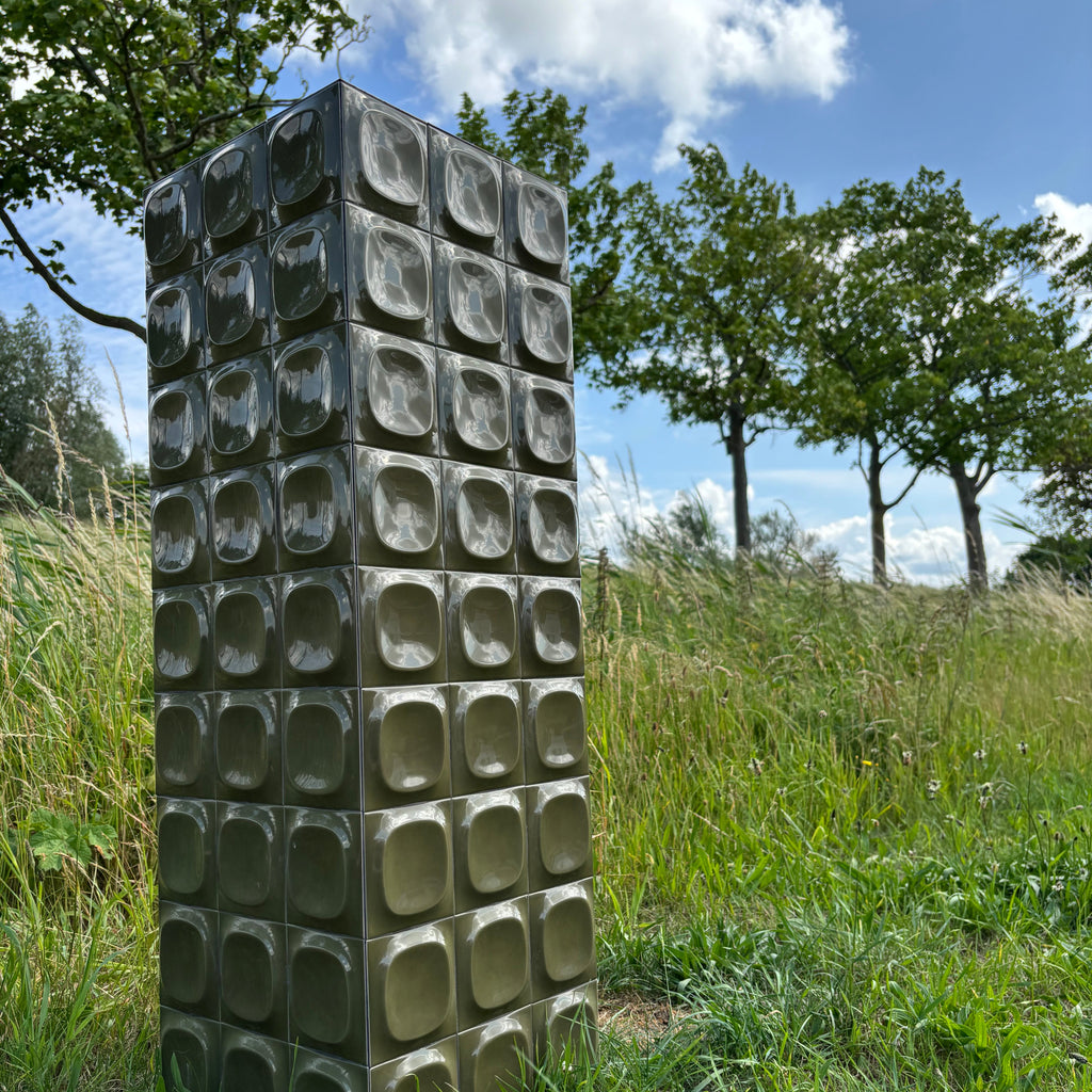 Tall cube "POP"