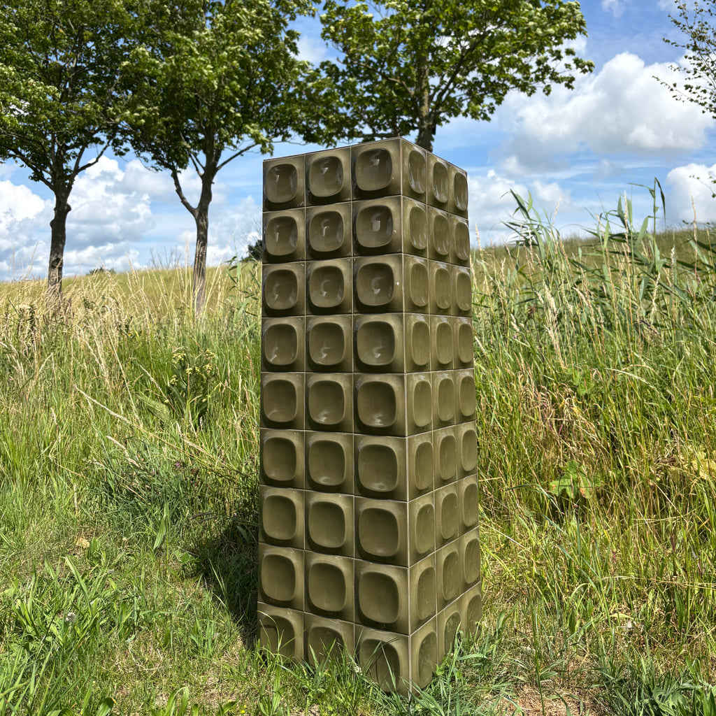 Tall cube "POP"